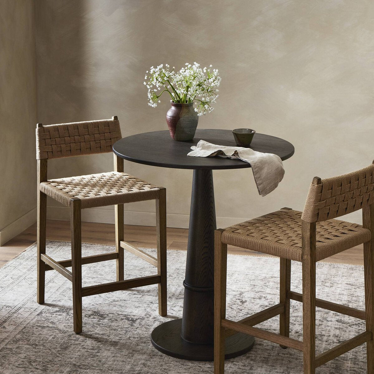 Hampton Counter + Bar Stools
