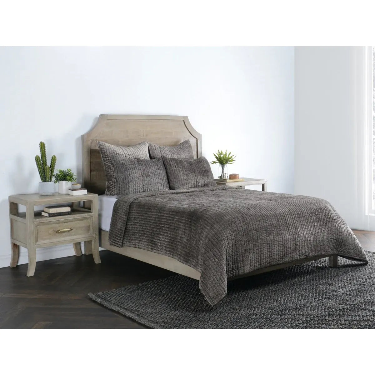 Bari Velvet King 4 pc Set, Desert