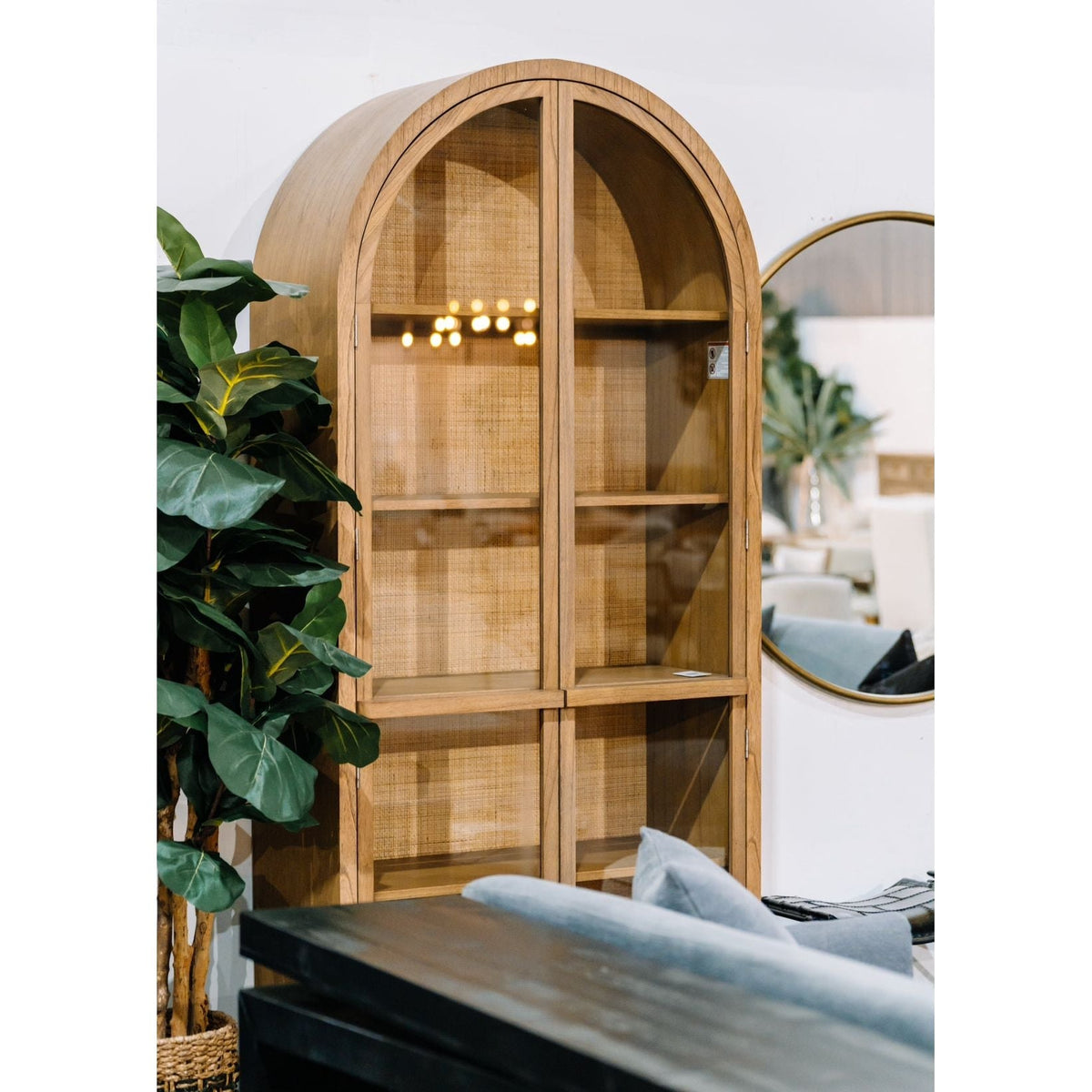 Ila Cabinet, Natural