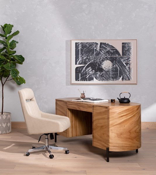 
                  
                    Lois Desk
                  
                