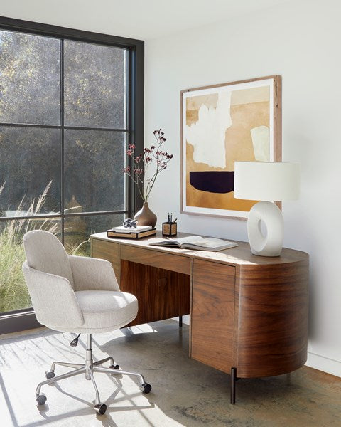 
                  
                    Lois Desk
                  
                