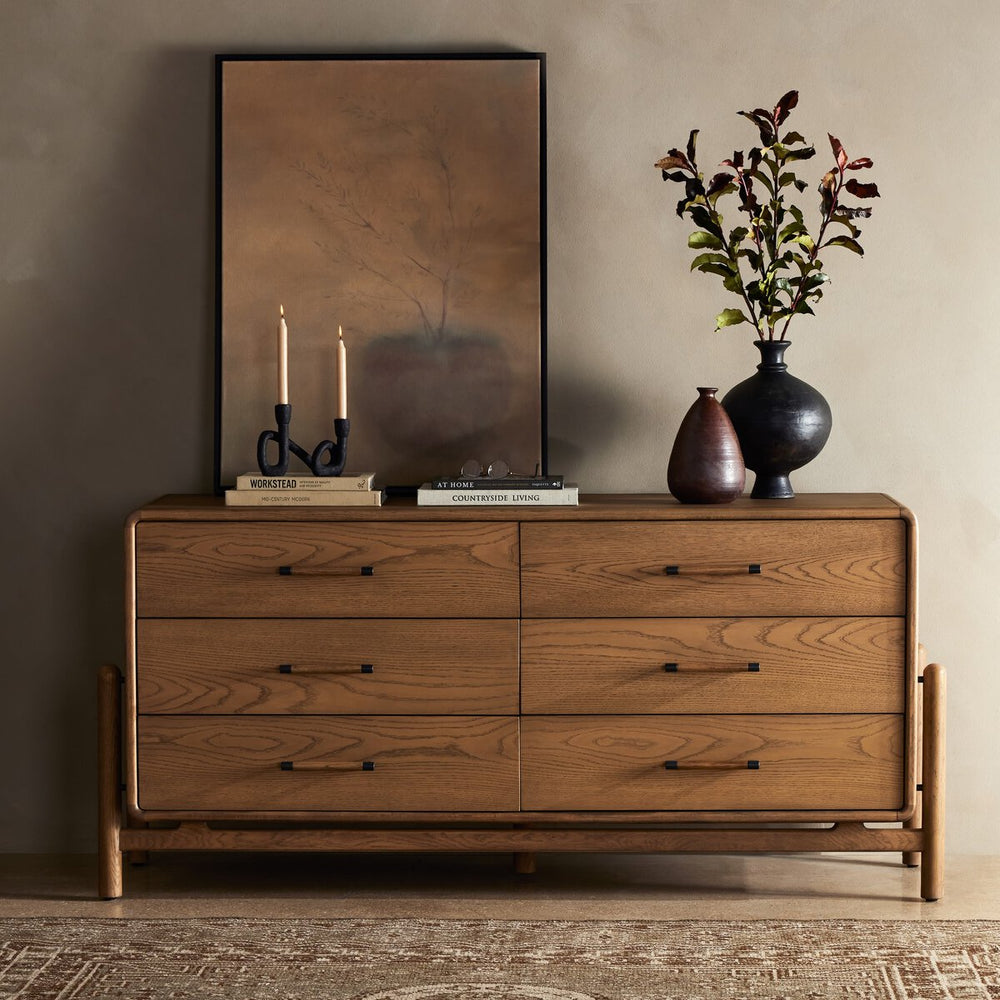 
                  
                    Carson Dresser
                  
                