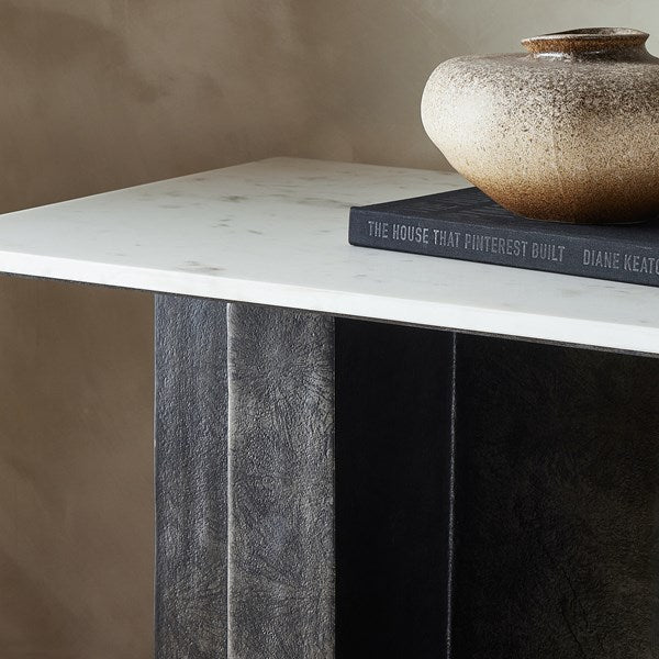 
                  
                    Trail Large Console
                  
                