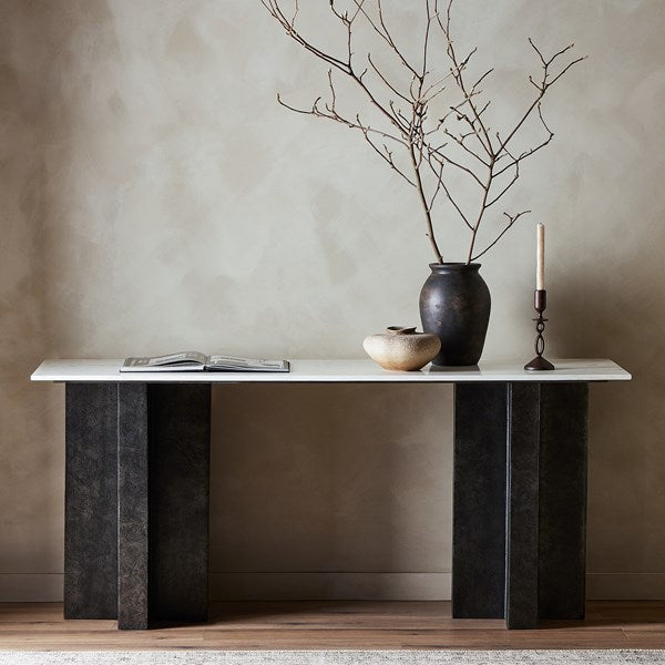 
                  
                    Trail Large Console
                  
                