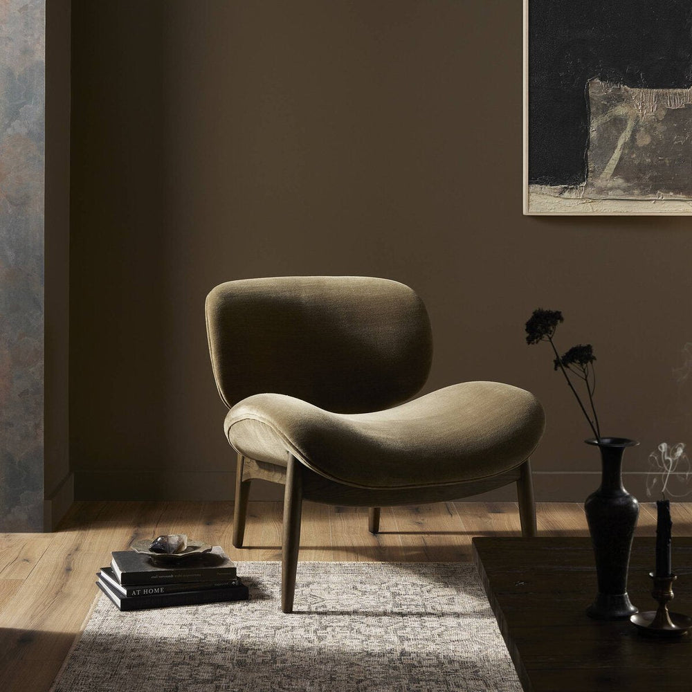 
                  
                    Candice Chair
                  
                