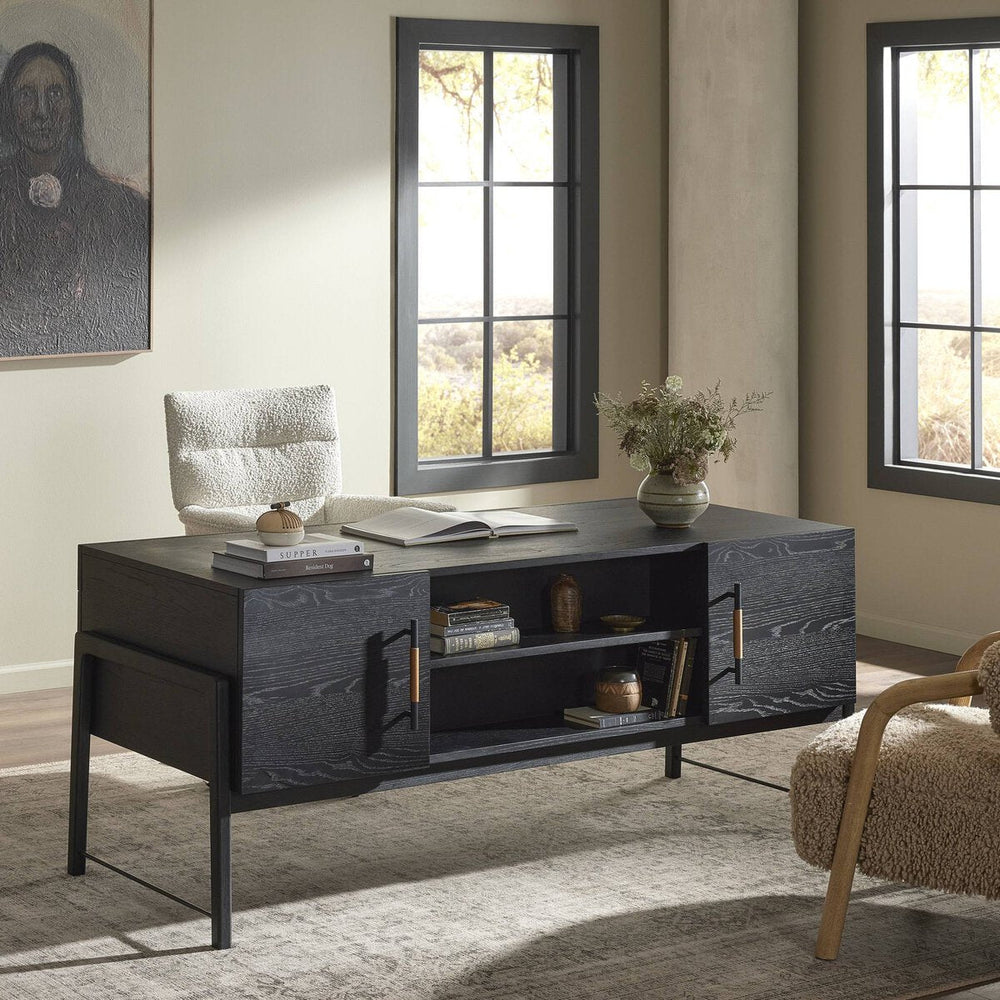 
                  
                    Rosy Desk
                  
                