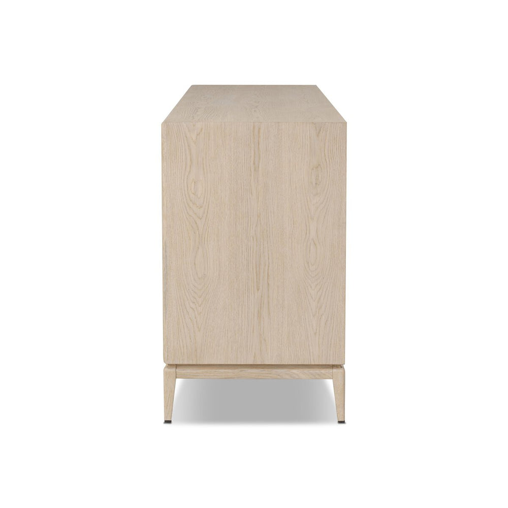 
                  
                    Ronan Dresser
                  
                