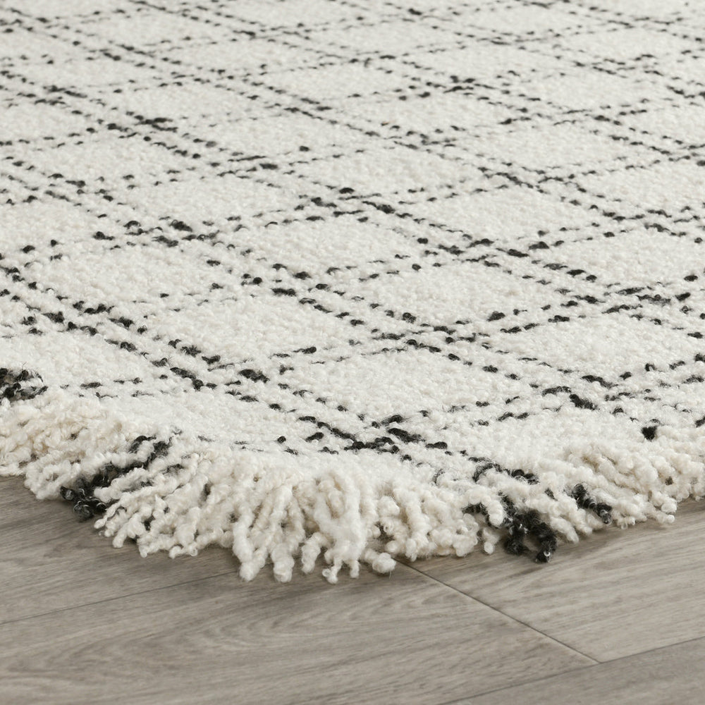 Beatrice Checkered Rug, Black