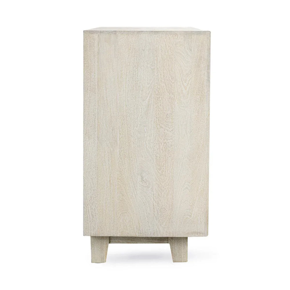
                  
                    Remi Dresser
                  
                