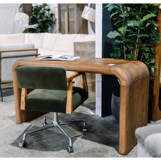 Wyn Desk