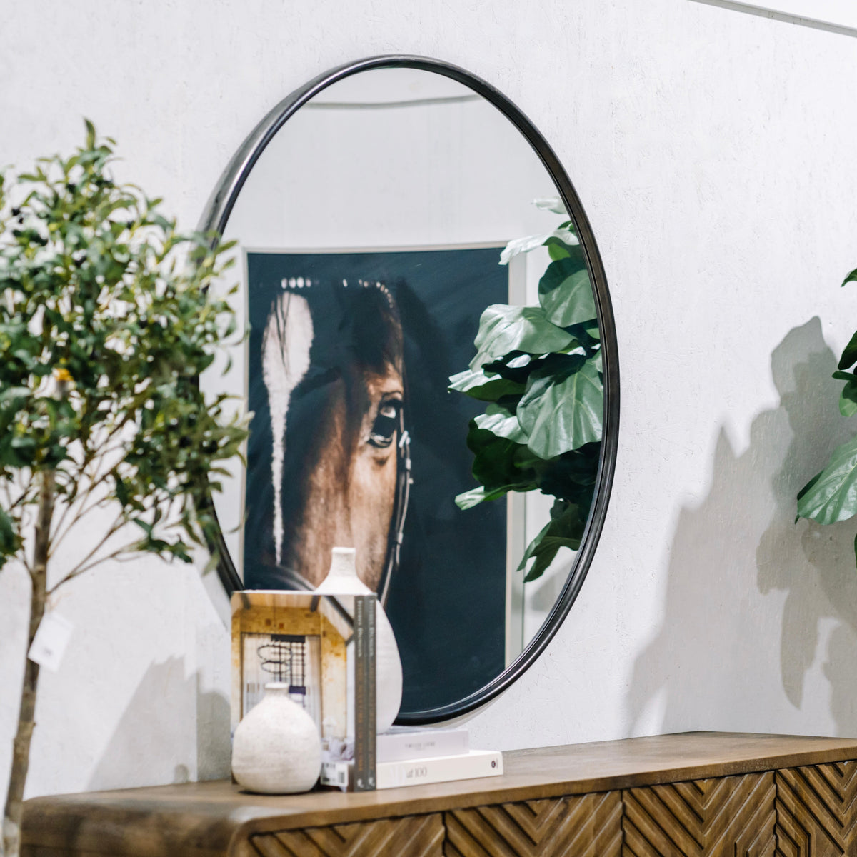 47" Round Mirror, Black