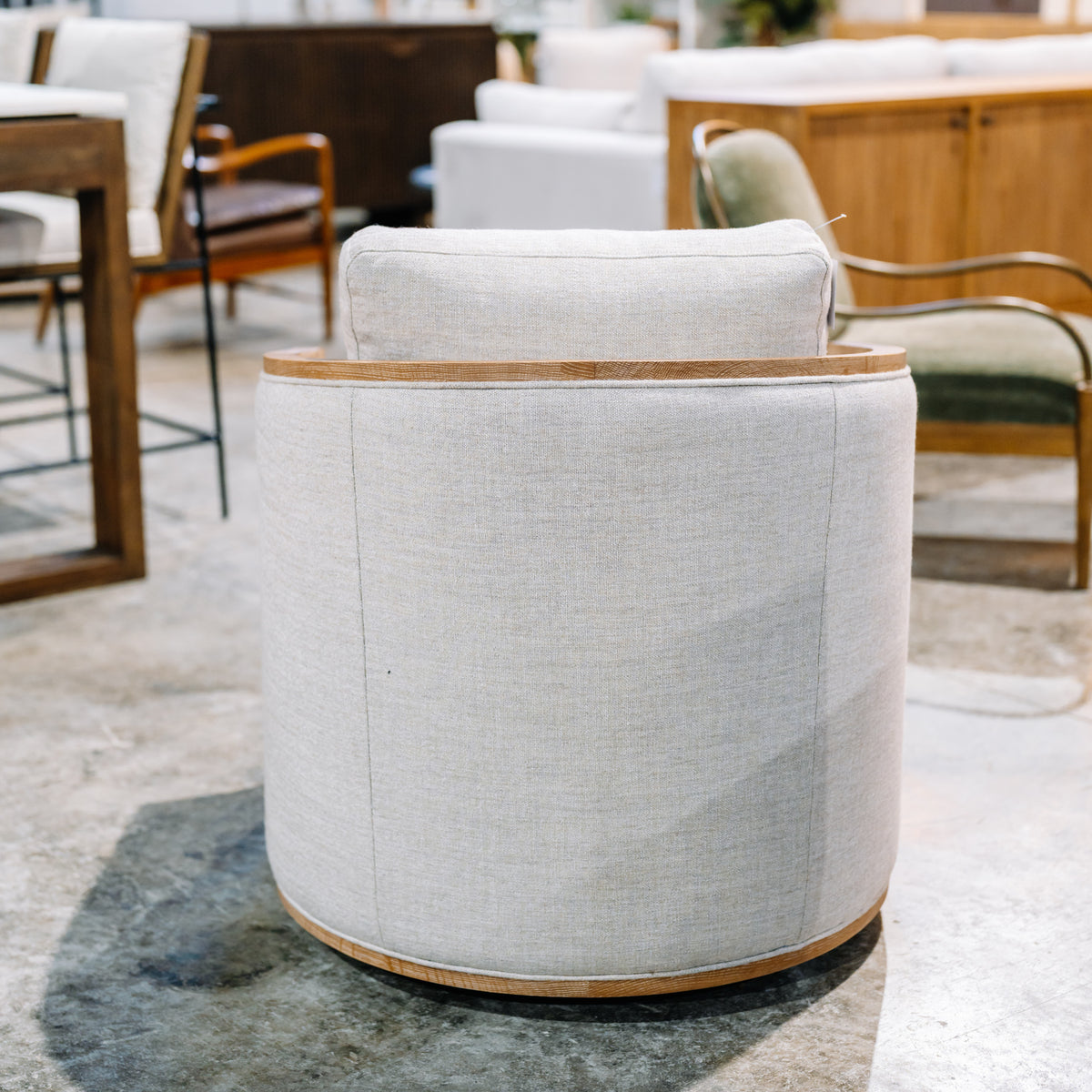 Lindsey Swivel Chair, Maya