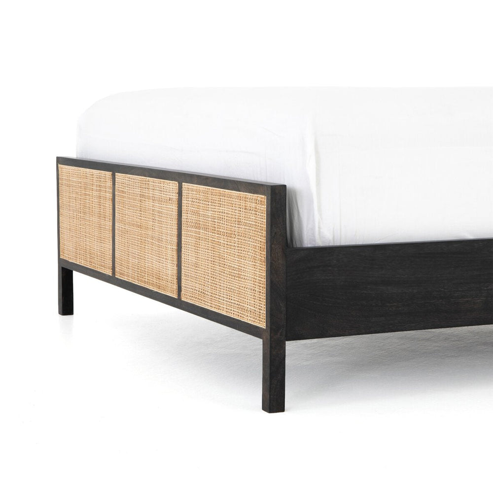 
                  
                    Skyler Bed, Black/natural
                  
                