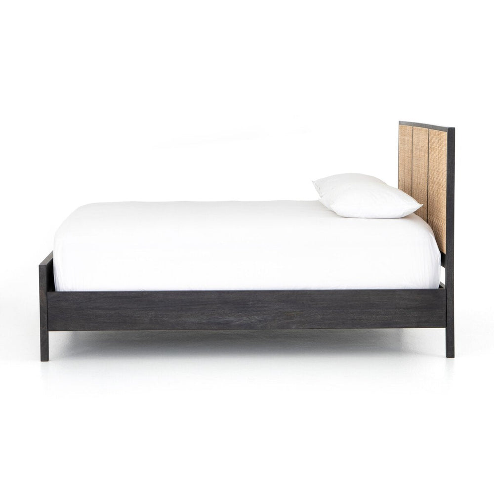 
                  
                    Skyler Bed, Black/natural
                  
                