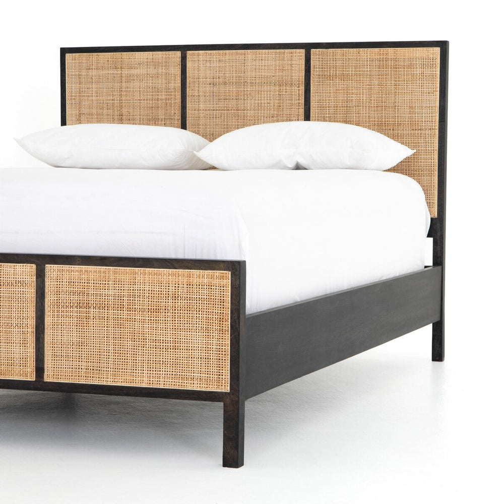 
                  
                    Skyler Bed, Black/natural
                  
                