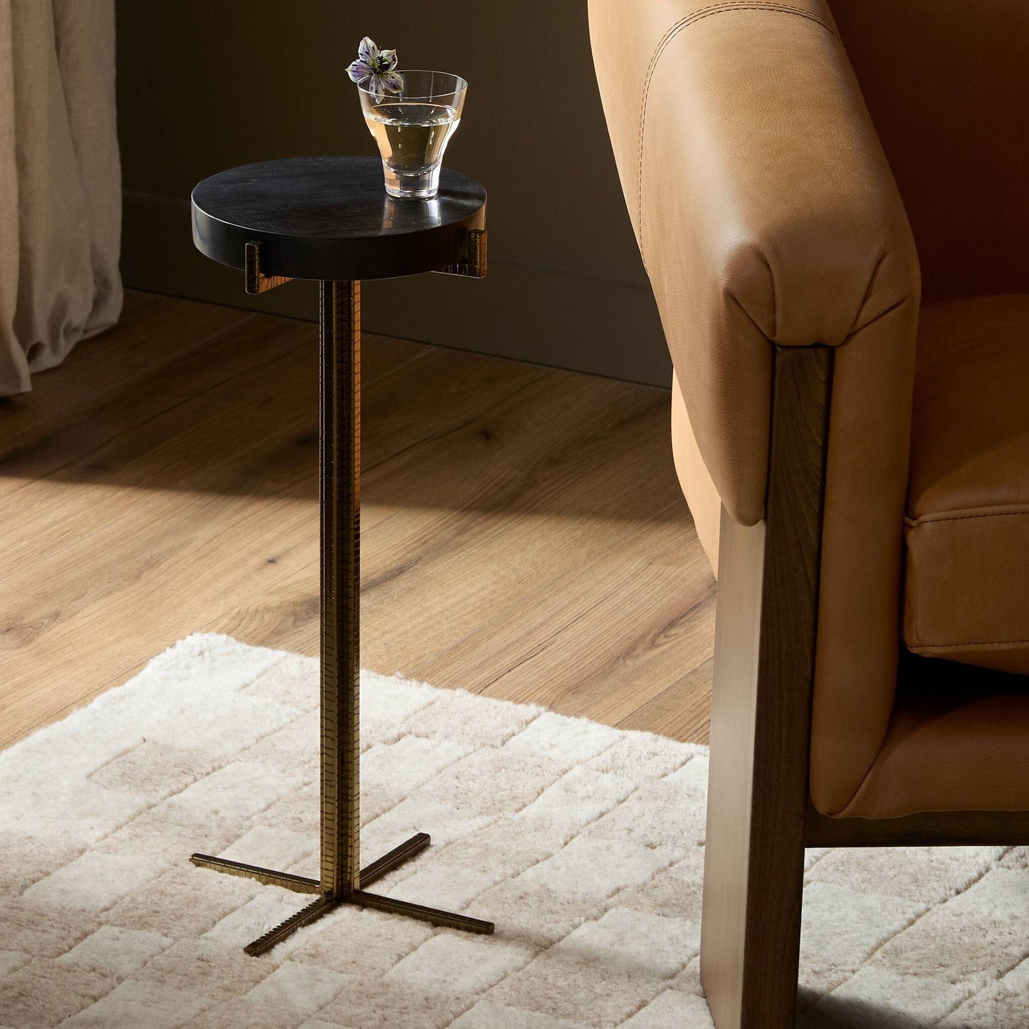 Jarlstede Round End Table - Dark Petrified Wood